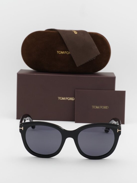 Tom Ford Tamara-02 FT1114 01A Oval Sunglasses - Black / Smoke main image 9